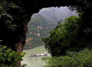 有人說,一輩子一定要坐五星游輪游一次長江三峽,看看祖國的大好山川