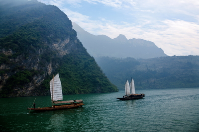 【湖北】武漢出發 宜昌三峽大瀑布、清江畫廊動車2日游