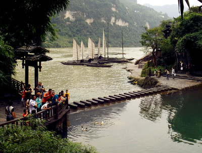 韋金勇:三峽旅游紅似火.長江景色美如畫.三峽人家清江畫廊三峽大壩三游洞五日游(上)