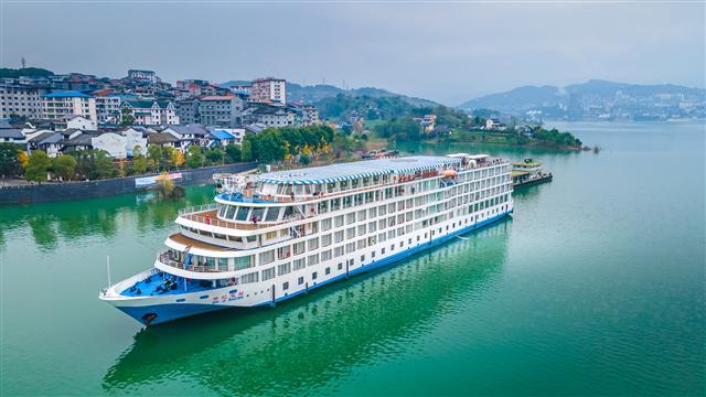 怎樣游長江三峽最合理?首選"三峽游輪"